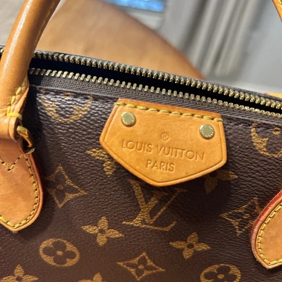 Louis Vuitton Turenne - Picture 10 of 11